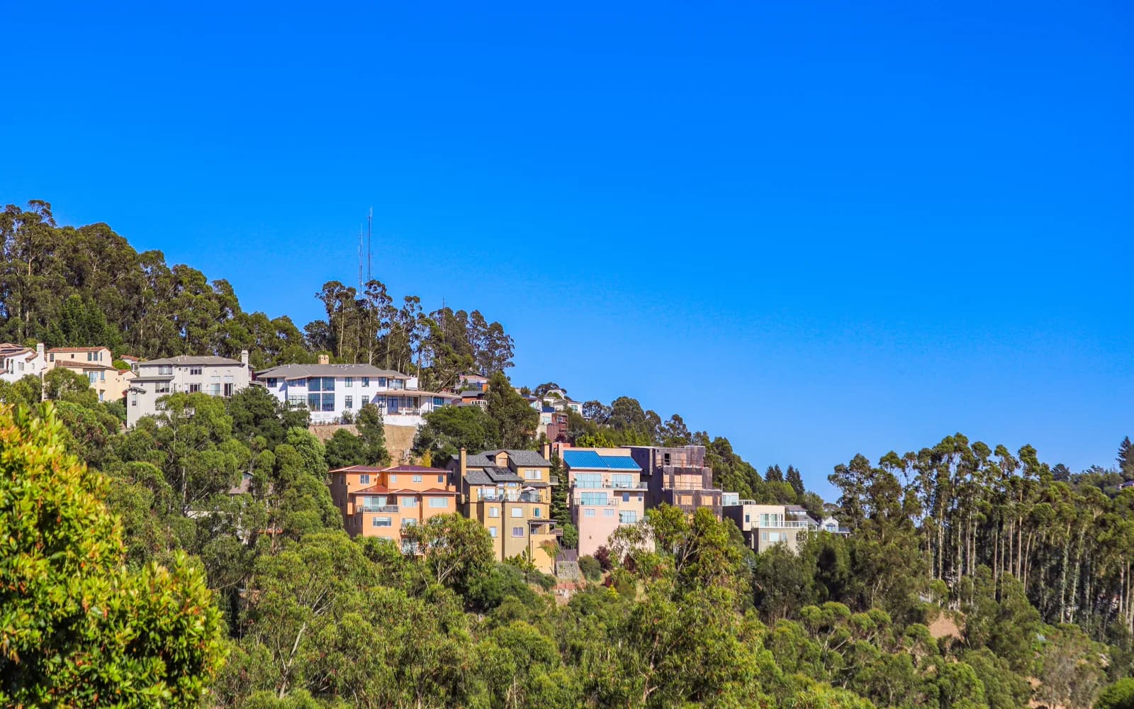 City or neighborhood view of Woodland Hills, CA, served by OurMaids residential and commercial cleaning services